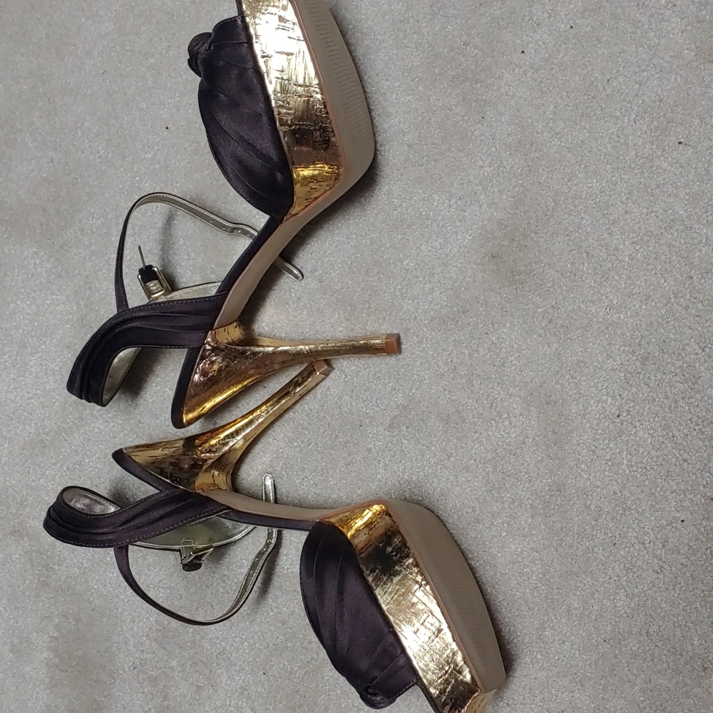 Guess strap pumps - Picture 2 of 4